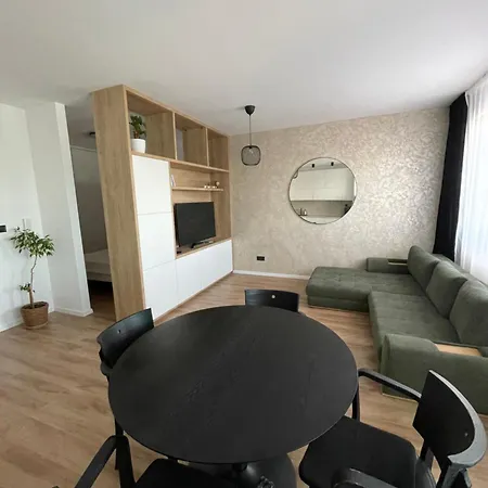 Apartment Apartman Petronela Komarov